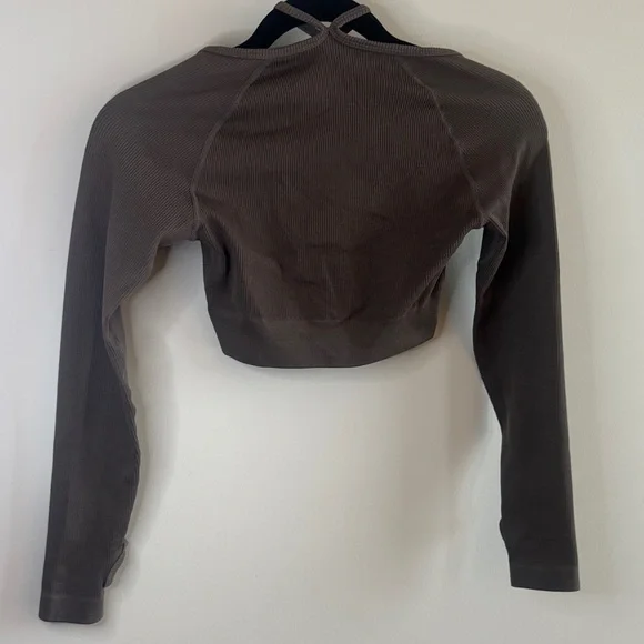 NWOT Chocolate Long Sleeve Ribbed Crop Top - Picture 4 of 5